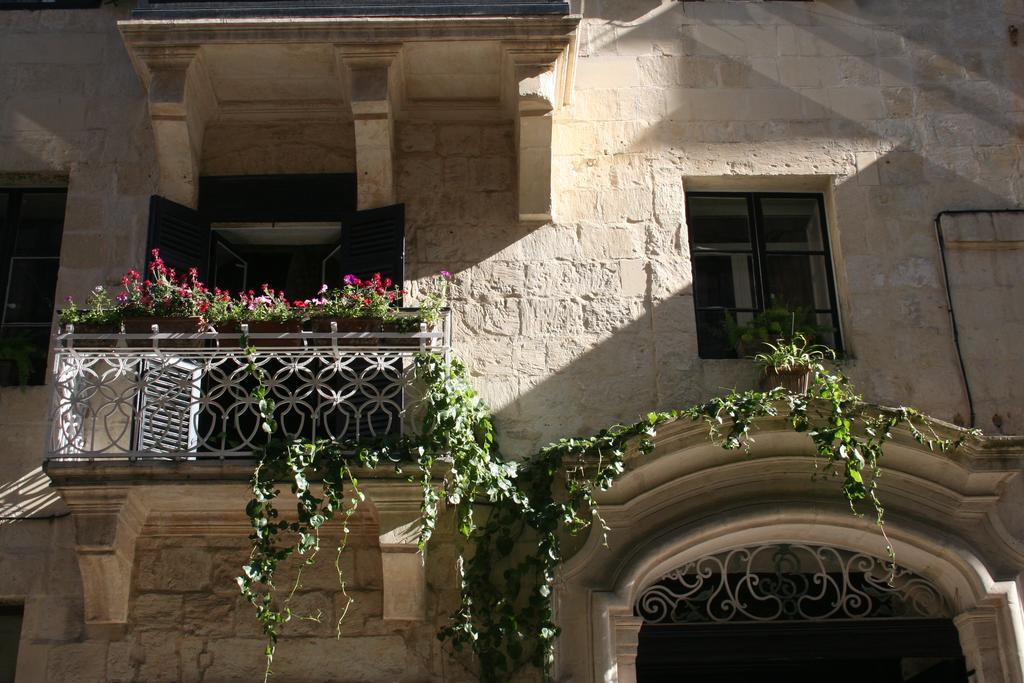Palazzo Valletta Suites Extérieur photo
